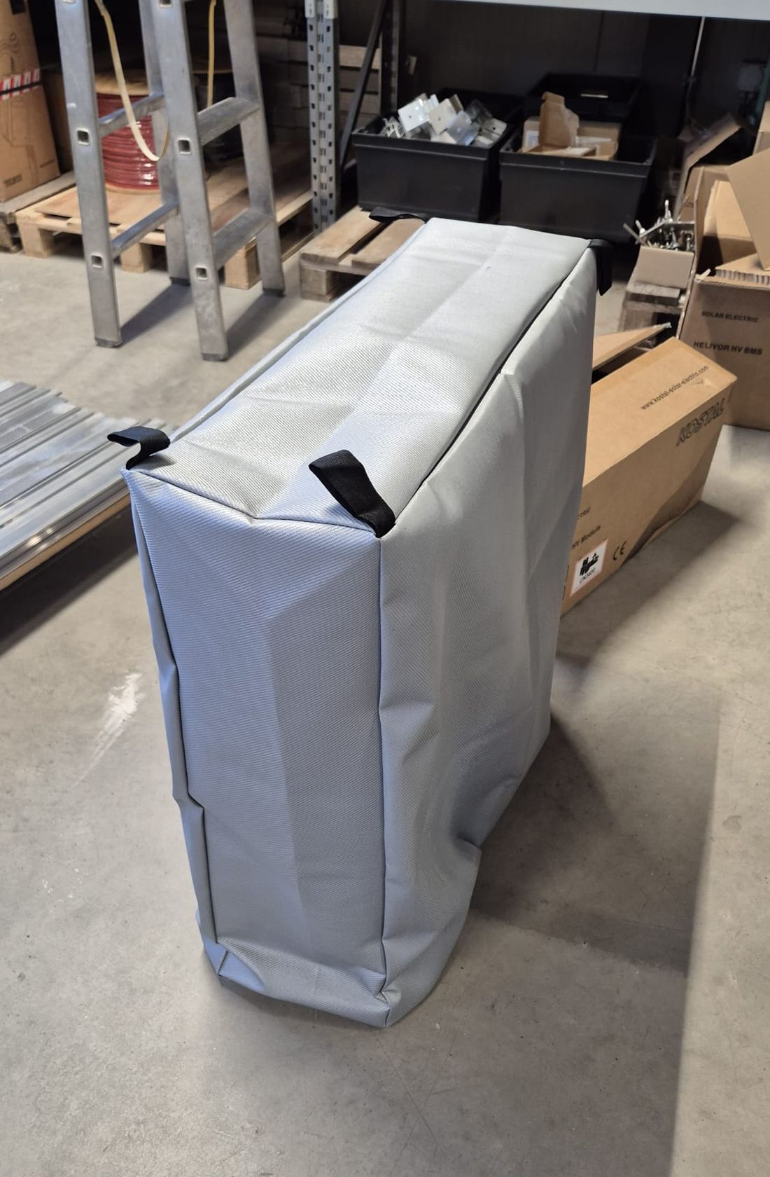 KUMA, protective cover for photovoltaic storage batteries